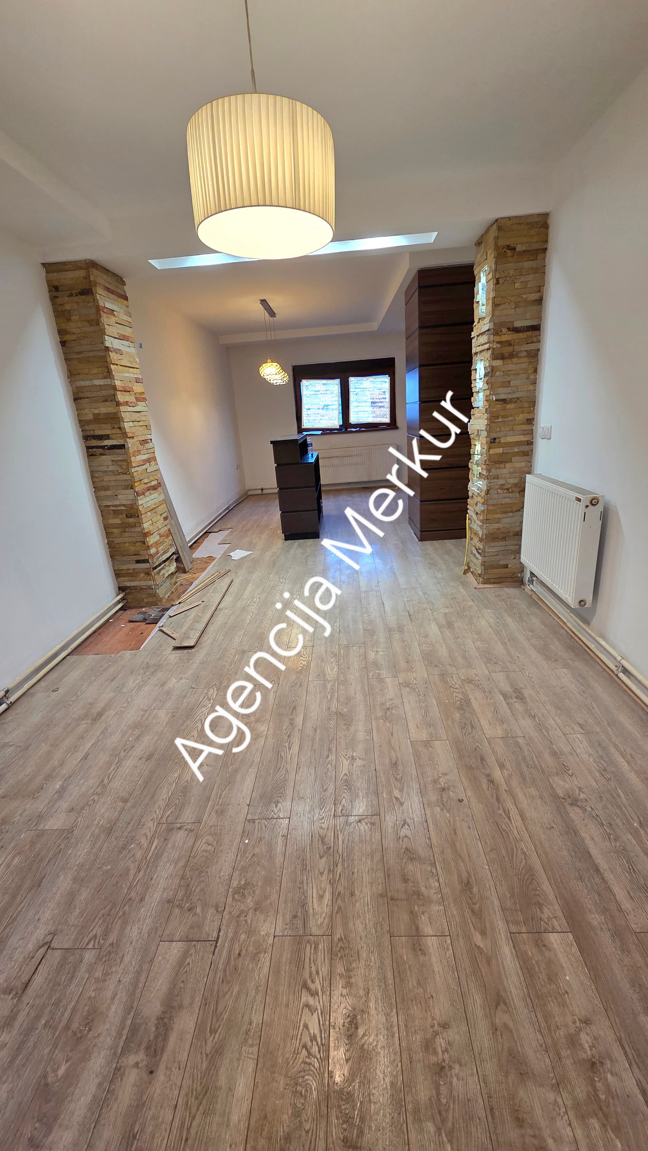 Rtosoban stan u samom centru grada