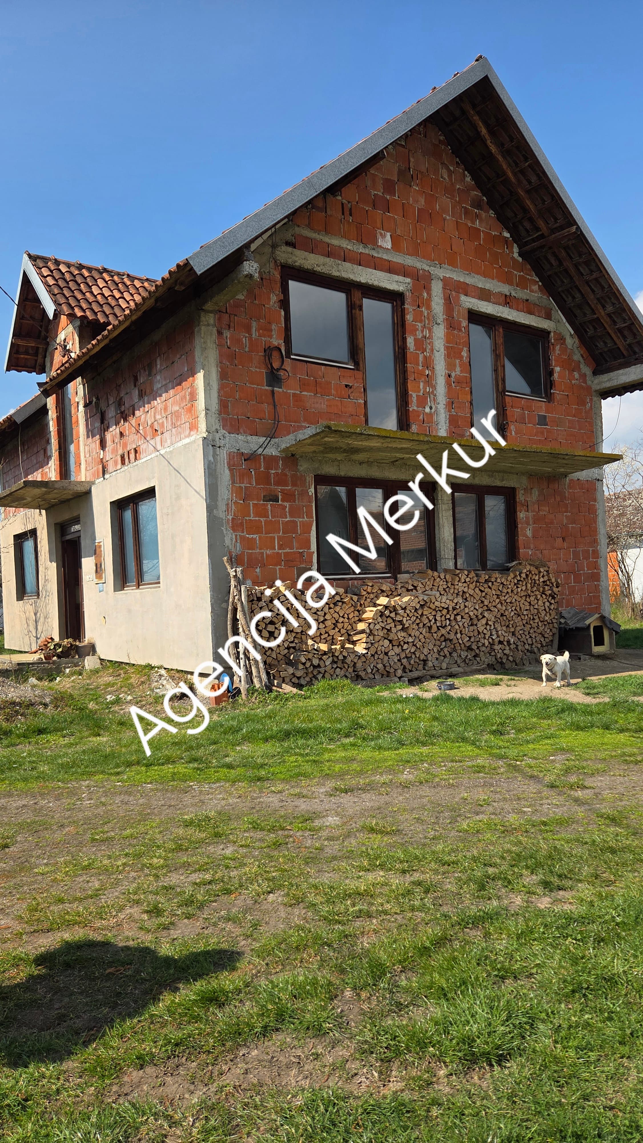 Dvoetažna kuća na prodaju okolina Kraljeva