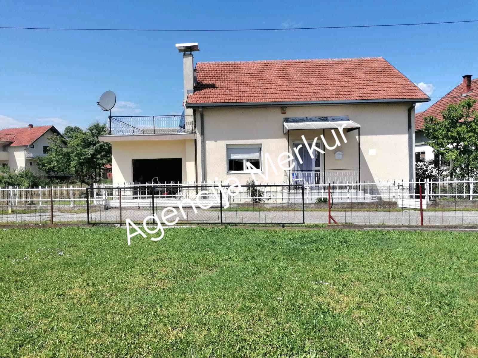 Lepa kuća sa bazenom